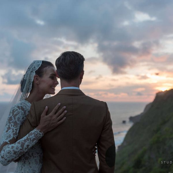 Cliff Edge Cabana Wedding Bali - Couple